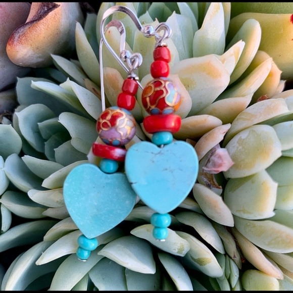 ❣️SALE Turquoise Heart & Vintage Red Bead Earrings - Picture 11 of 12